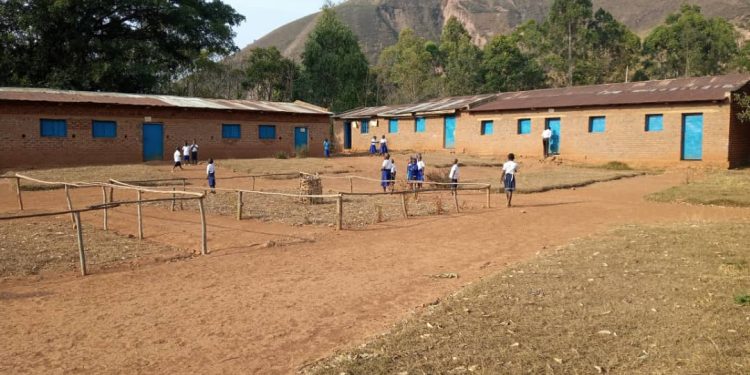 WALUNGU: A la veille de l’ouverture de cette année scolaire, la direction de l’E.P MUZUKA est visitée par des voleurs. 