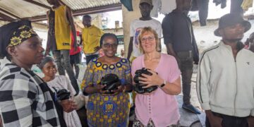 Bukavu : La famille du Dr Sosthene Birhange réconforte les détenus de la prison centrale de Bukavu et fait une assistance en vivres.