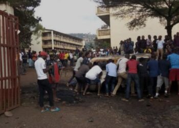 Bukavu : Les agents et étudiants de l’ISP Bukavu dans la rue pour réclamer la libération de leur Directeur Général enlevé par des inconnus 