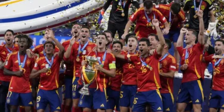 Finale de l’Euro 2024 : L’ Espagne se débarrasse de l’Angleterre et soulève joyeusement la coupe