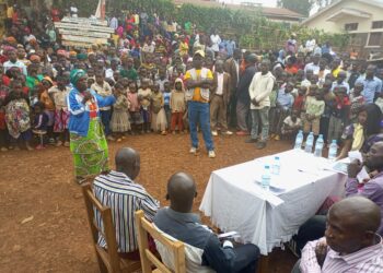 Walungu : les habitants et les leaders communautaires s’engagent à lutter contre les conflits d’héritage, un fléau qui ronge des familles à Ikoma 