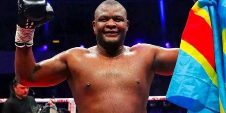 Boxe : Martin Bakole passe en tête du classement des poids devant Tyson Fury (Nouveau classement)