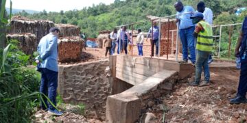 Nyangezi: Financé par la DDC, le guichet d’économie locale GEL Sud-Kivu remet la route Munya-Choga