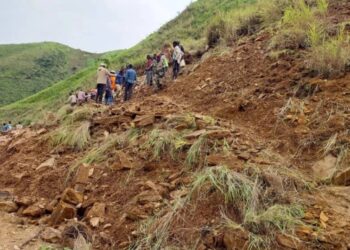 Walungu : Un éboulement de terre coupe le trafic entre Bukavu et Kamanyola dans les escarpements de Ngomo sur la RN5