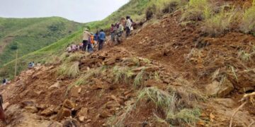 Walungu : Un éboulement de terre coupe le trafic entre Bukavu et Kamanyola dans les escarpements de Ngomo sur la RN5