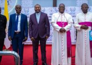 Guerre à l’Est de la RDC : des acteurs sociaux et politiques exigent un dialogue inclusif sous l’égide de la CENCO et de l’ECC
