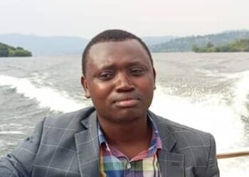 Journée mondiale de la liberté de la presse : A Idjwi, des jeunes félicitent le journaliste Richelieu Byamana pour son engagement 