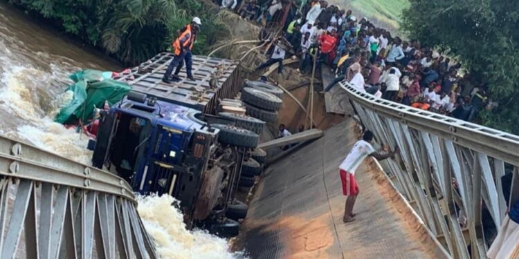 ‎Haut-Lomami : l’affaissement du pont Bundwe interromp le trafic entre les grands Katanga  et Kasaï   ‎